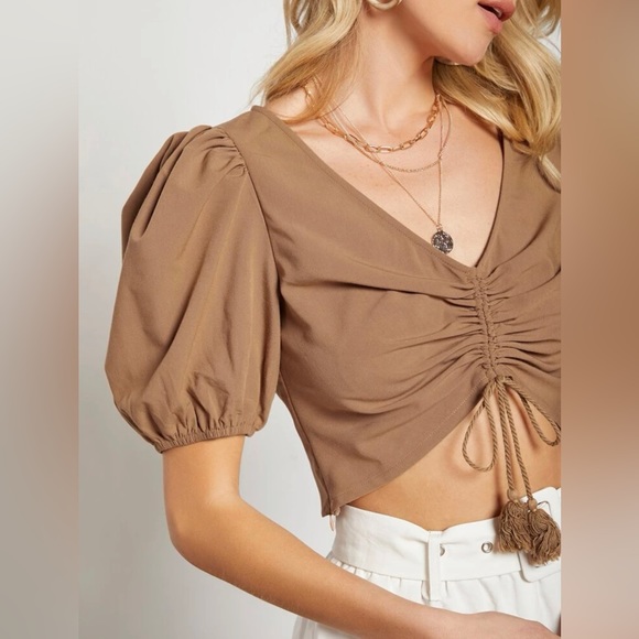 Puff sleeve ruched front crop top NEW - Picture 5 of 7